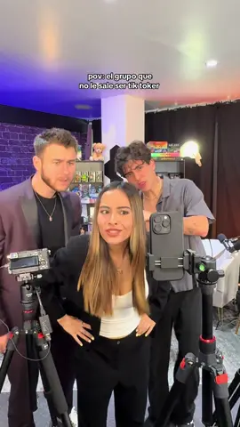 Nos quedamos 5incoMentarios y 5in 👖 #trend #pacoamoroso #ca7rielypacoamoroso #baile #5incomentarios 