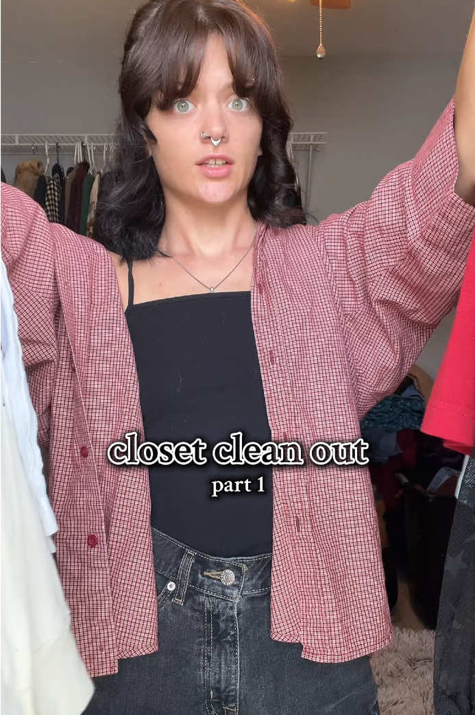 lmk if you’re interested in anything! #fyp#closetcleanout#depop#thrifted#clothes#OOTD#springcleaning#clothingpurge#orlando#fleamarket#trade#florida 