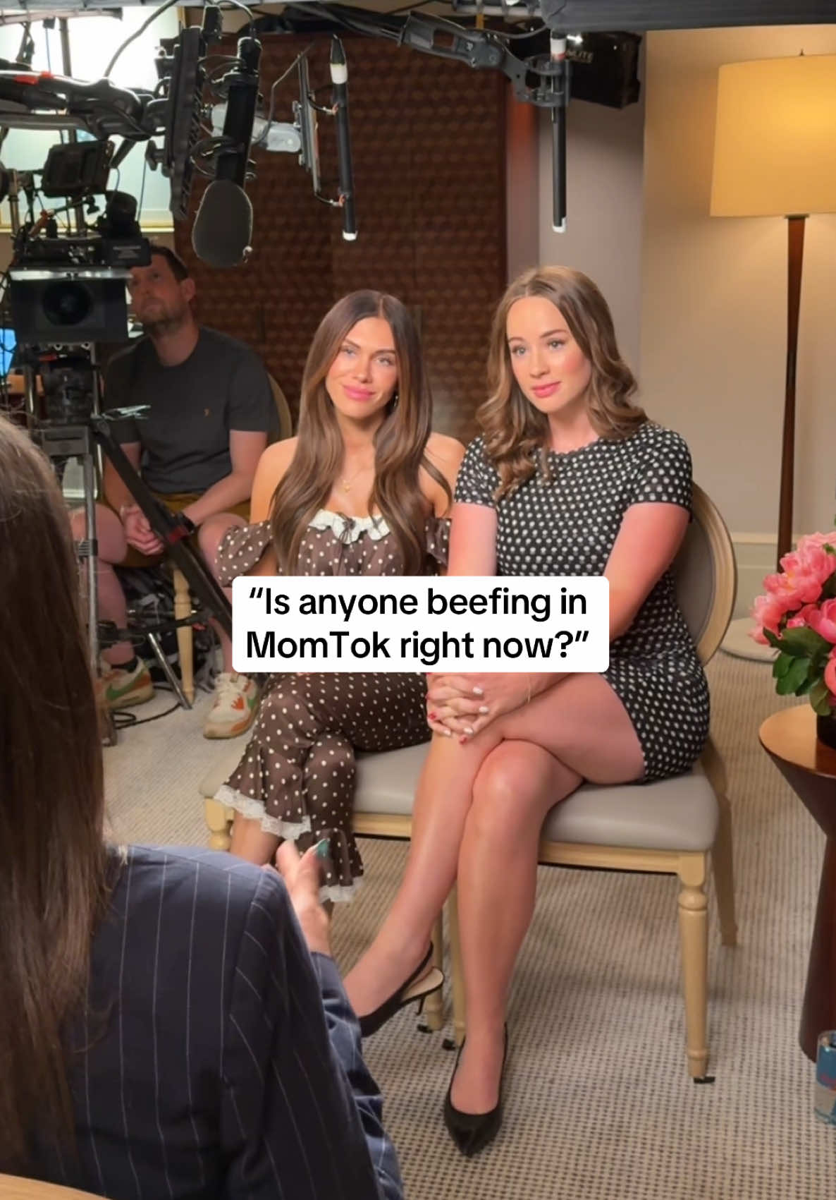 We’re just “all around the shop” hehe @secretlivesonhulu @justjessi