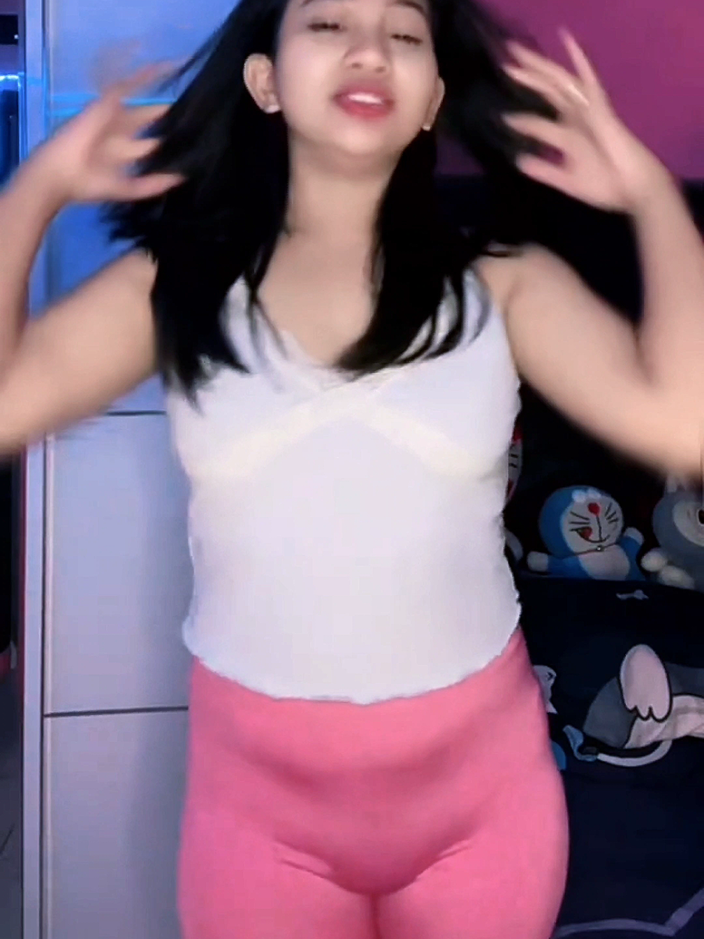 #fypシ゚ #legging #logotesla #tiarasaj 