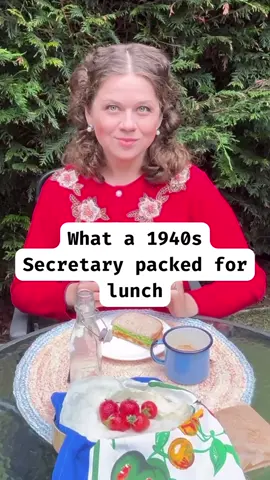What a 1940s Secretary packed for her lunch today?  #1940s  #1940scooking  #fypツ  #vintagerecipes  #foodhistory  #wartimecooking #homefrontcooking #cheesesandwich 