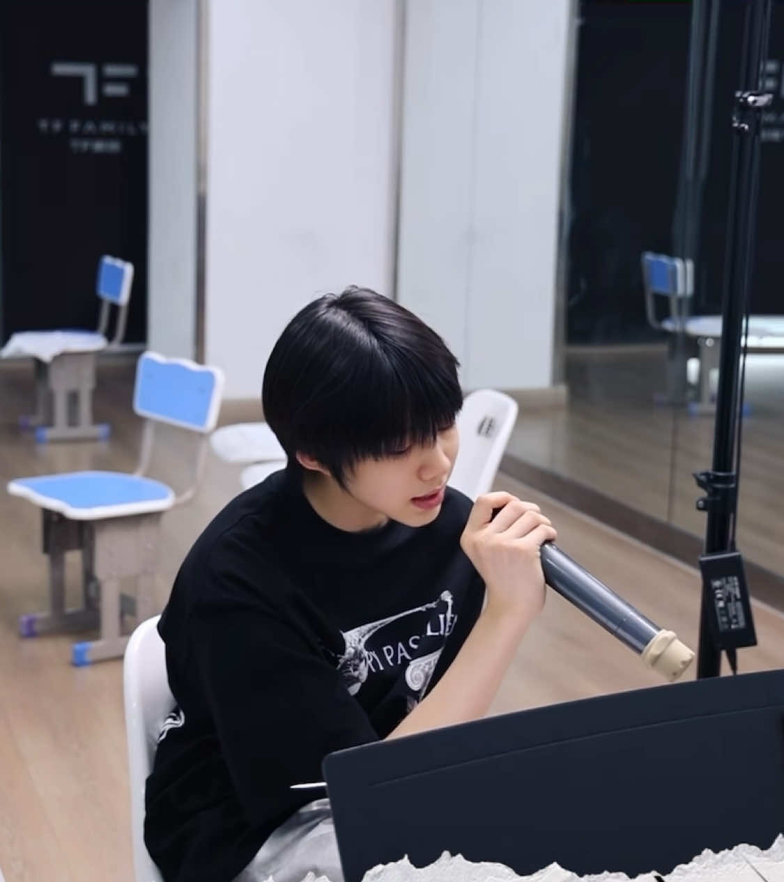 🎤 CYH’s voice is beautiful!!! . #陈奕恒 #chenyiheng_陈奕恒 #chenyiheng #เฉินอี้เหิง #tf家族_陈奕恒jonathan #tf家族 #tffamilytrainee #tffamily_4th_generation #tffamily #fridaytraineeep97 #ไอดอลจีน 