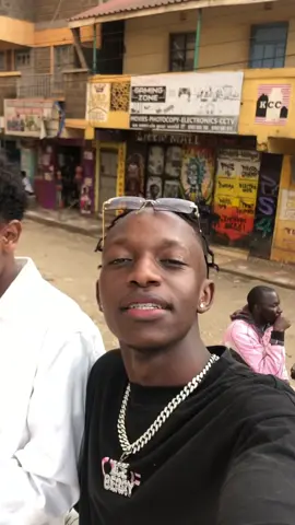 Ama namna gani😂😂😂#fyp #fypシ゚ #iceberrysam #kenyantiktok🇰🇪 #tiktokkenya #kenyantiktok #tiktokkenya🇰🇪 #trendingvideo 