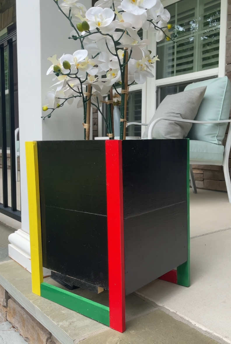 Red for the blood. Black for the people. Green for the land. Yellow for the light. This Juneteenth, let’s honor the roots and keep growing 🌱✨ Handmade with pride and purpose. DM to customize yours! #juneteenth #MadeWithLove #celebratewithpurpose #planter #custommade 