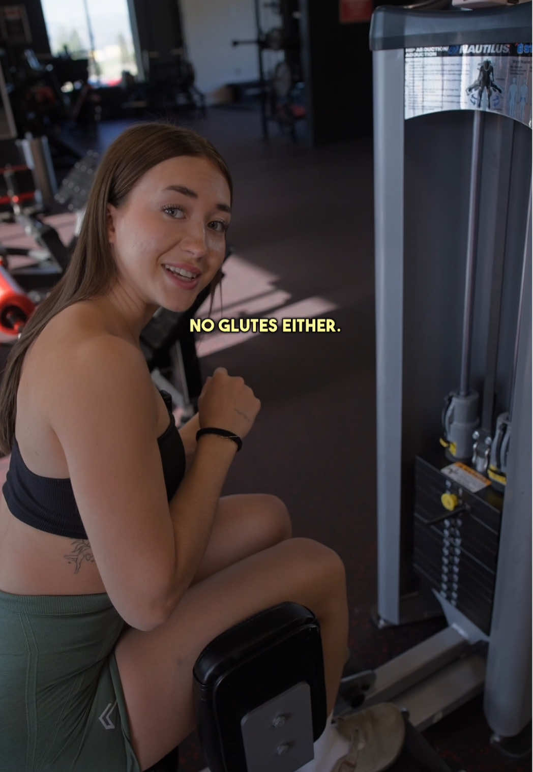 Let’s fix your hip abductions #glutesworkout #glutegrowth #womenscoach 