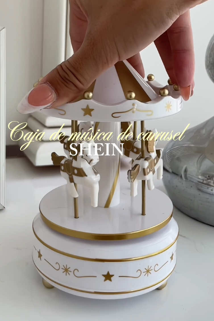 Un carrusel en miniatura para recordarme que la vida también da vueltas bonitas 🎠✨ ID 61133872  @SHEIN @SHEIN Mexico  NJRQ8 en @sheinofficial para conseguir todo ¡Usa HOME4kenialemus para obtener descuentos! @shein_mex  #ThatGirlVibes #SnugMomentConnection #saveinstyle #SHEINhome #ad #SHEINforAll #publicidadpagada 