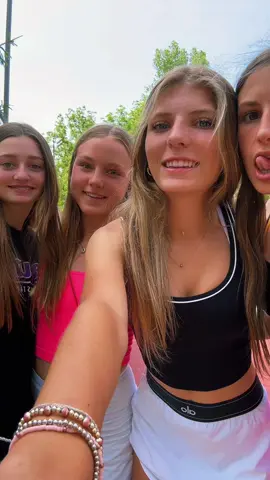 🤗🏓