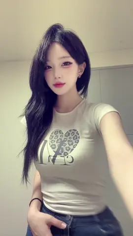 🎀무센트 하트 호피 로고 반팔🎀 이제 평생 이것만 이버야겟다 핏이 왤케 쫀쫀하고 이쀼냐 💕💕 #호피하트로고무센트반팔 #무센트 #무센트티 #꾸안꾸 #요즘코디 #하트반팔 #여름티추천 #데일리룩  #추천추천추천추천추천추천추천추천추천추천 