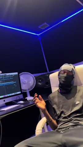 🧍‍♀️scream my name when they see us and shake it 👏👏 #fyp #viral #scamilly #xyzcba 