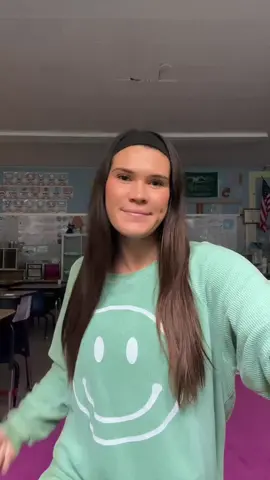 Teacher ootd ☔️🍎🌂👗✏️ #teachersoftiktok #teacherlife #school #fypage #fypシ゚viral #teacher #teach #outfit #outfitinspo #spring #rainyday 