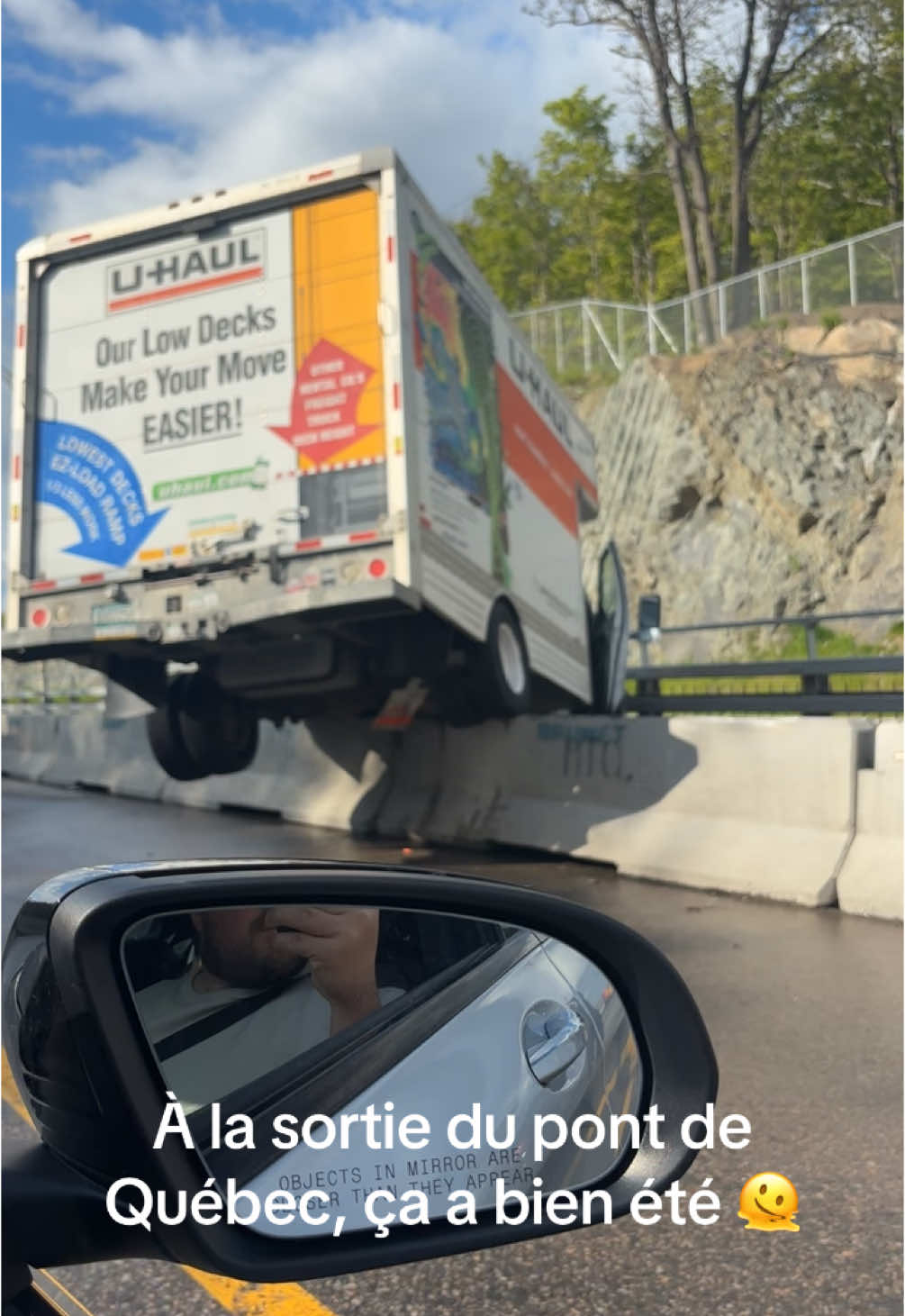 sorry you can’t park there !! #quebec 