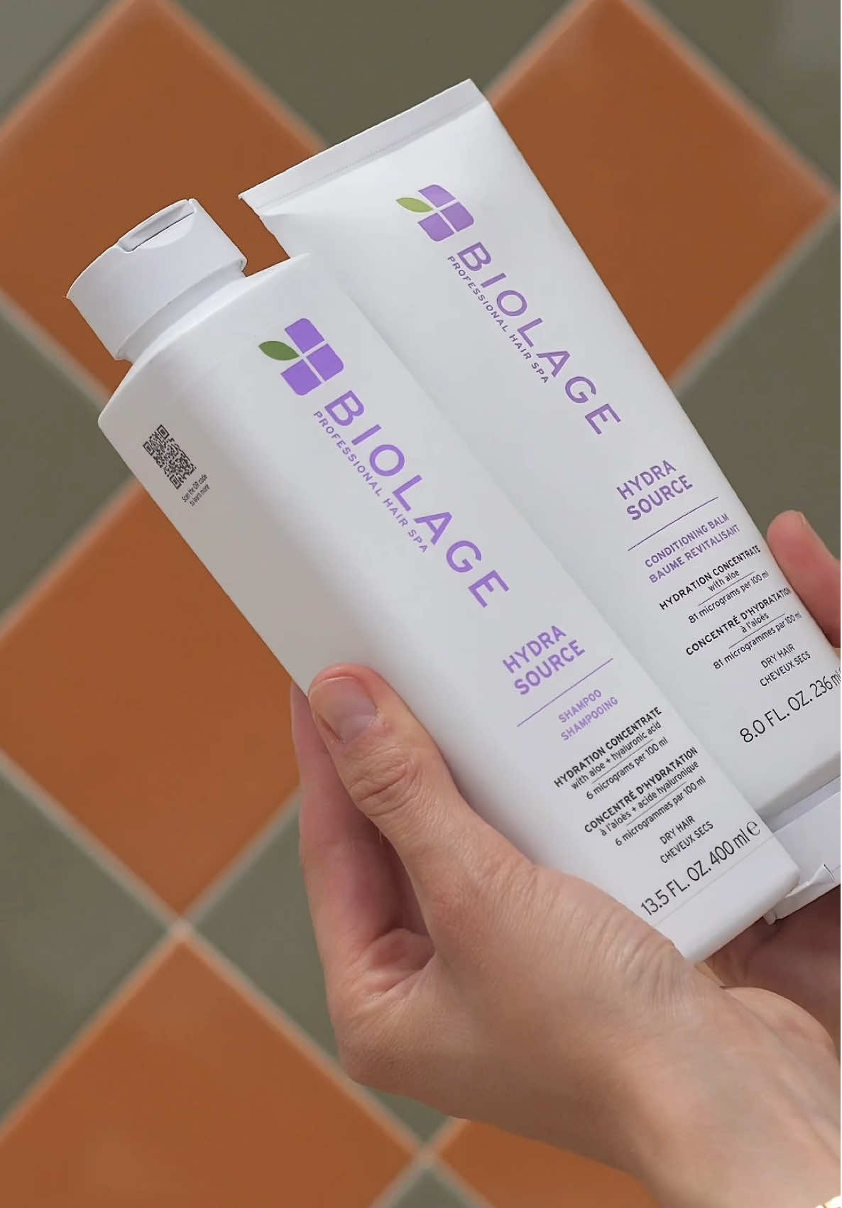 #GiftedByBiolage My hair has never felt this good and thanks to @BIOLAGE Hydra Source Shampoo and Conditioner. ✔️ Perfect for dry hair. ✔️  Infused with micro-filtered aloe vera and fermented hyaluronic acid, this hydrating shampoo gently cleanses while restoring moisture and adding shine for hair that's soft, touchable, and full of life. ✔️  #giftedbybiolage #biolage #biolagepartner #biolagehair #biolagehaircare #jomoera #hairtok #hairstyle #haircare #hairinspo #prpackage #shampooandconditioner #hydrasource #productreview #contentcreator #content 
