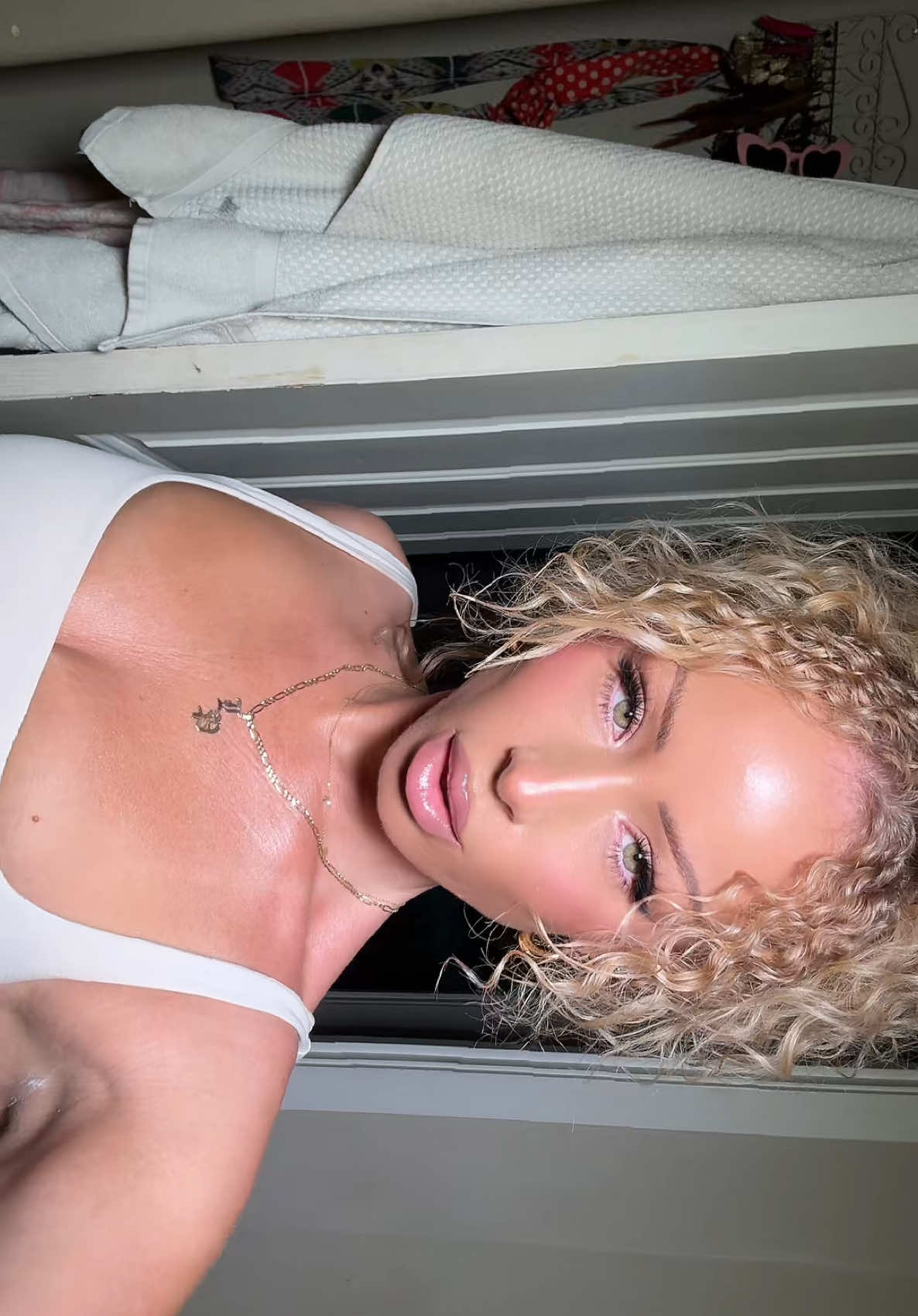 Just posted my eyebrow tutorial 💋 #fyp #makeup #makeuptutorial #makeuptramsformation #makeuptransformations #trending #viral #fyp #transformations #makeuptransitions #makeuptransition #transition #transitions 