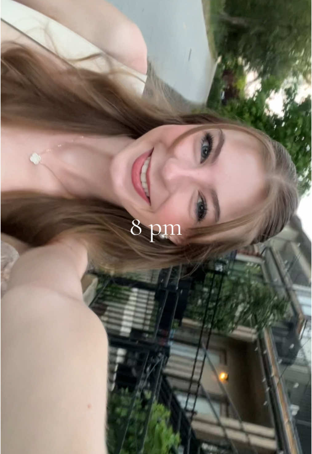 A lil Friday transition 🤭 #DayToNightLook #MorningToEvening #OutfitTransition #GetReadyWithMe #DayInMyLife #FromAMtoPM #TransitionVideo #GlowUpRoutine #MorningToNightVibes #AestheticTransition