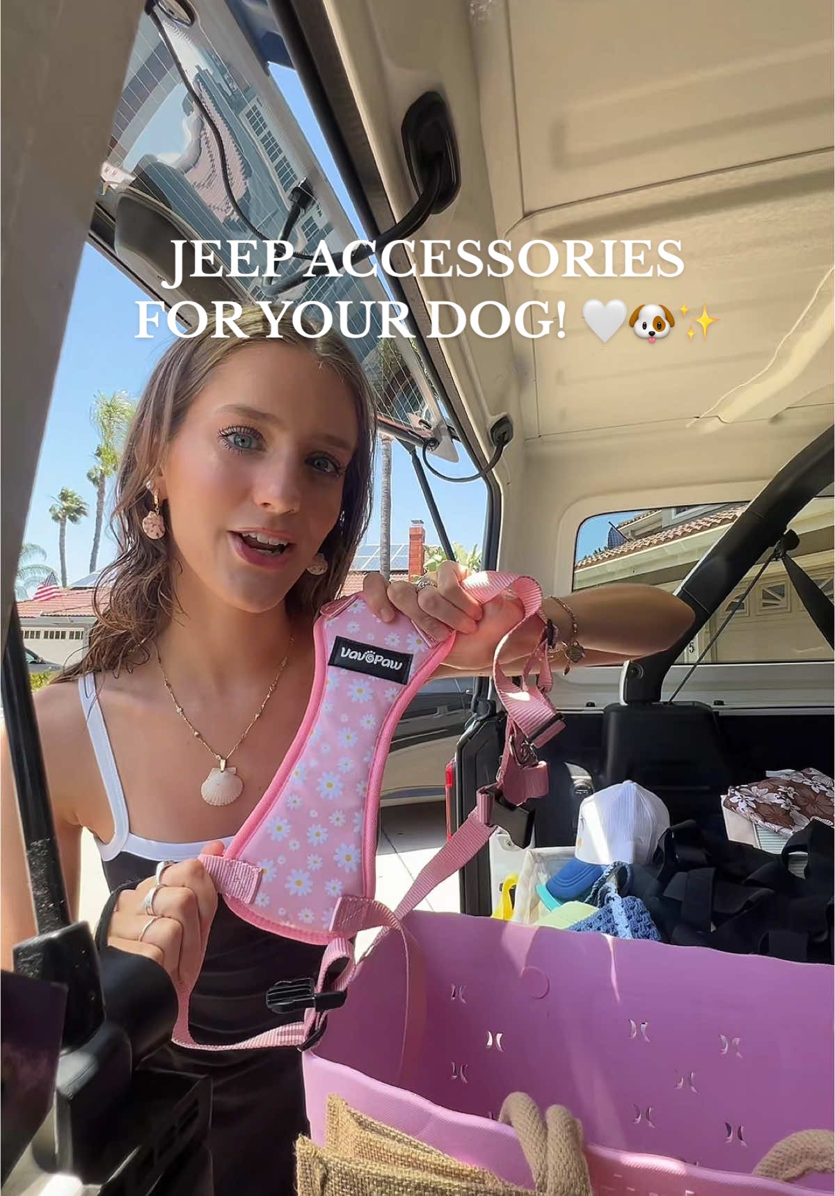 i LOVE my jeep accessories for my pup! 🤍🐶✨ comment what you guys recommend for jeep dog owners! #jeep #jeepwrangler #jeepdogaccessories #jeepaccessories #jeepcreator #fyp #Summer #caraccessories #cutecardecor #cartiktok #fyp @Jeep 