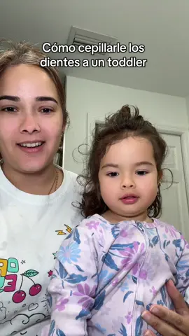 Cómo cepillarle los dientes a un toddler💆🏻‍♀️ #comocepillarlelosdientesauntoddler #comocepillarmelosdientes #comocepillarlosdientes #dientes #cepillatelosdientes #toddler #mama #mamareal #carlayavril #avrilycarla #maternidad #maternidadreal #mamalatina #dollartree #dollartreefinds 