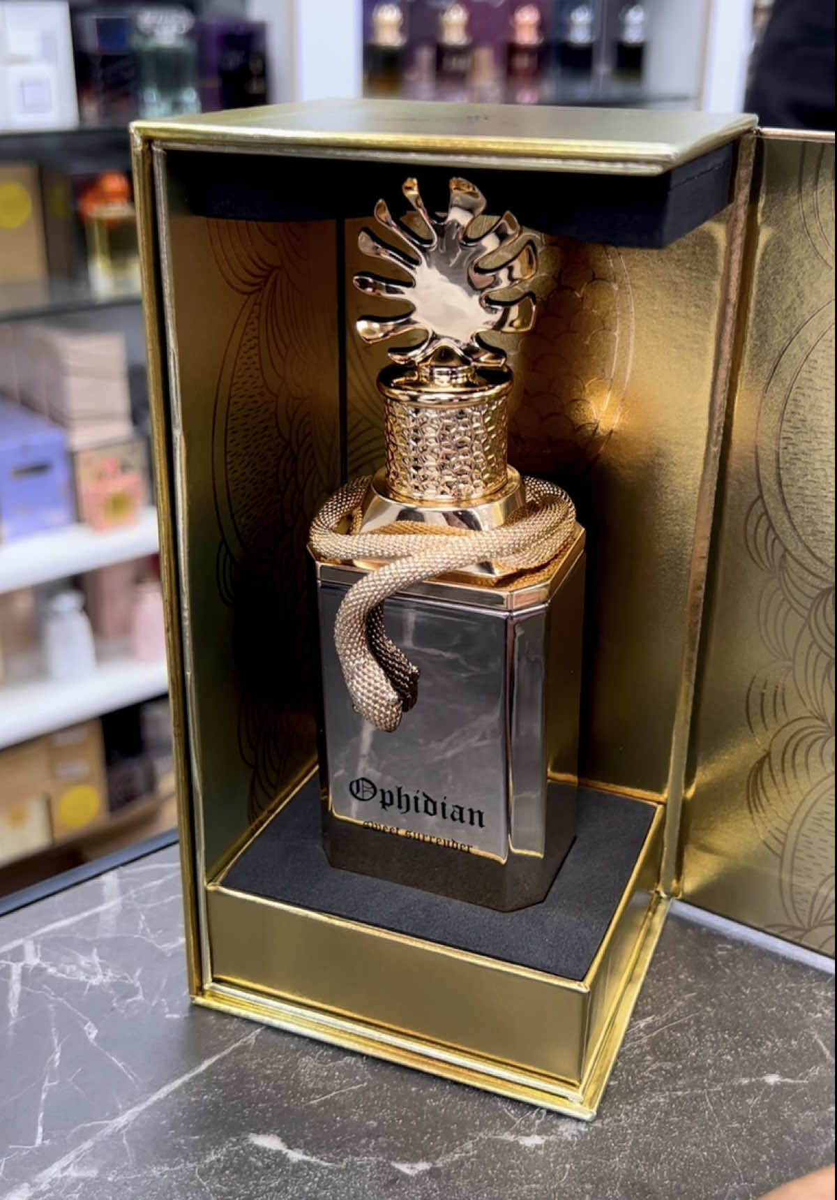 Perfumes unisex árabes, Orphidian Sweet Surrender
