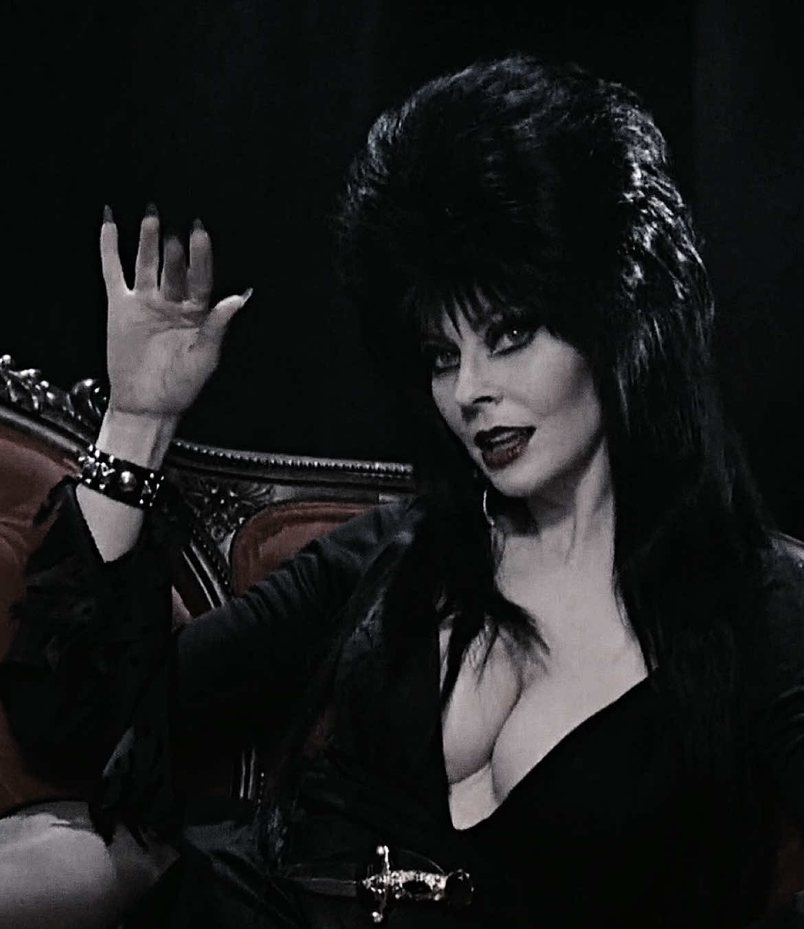 elvira. [fake everything]                  #foryoupage #aestheticedits #elvira #elviramistressofthedark #elviraedit #elviramistressofthedarkedit 