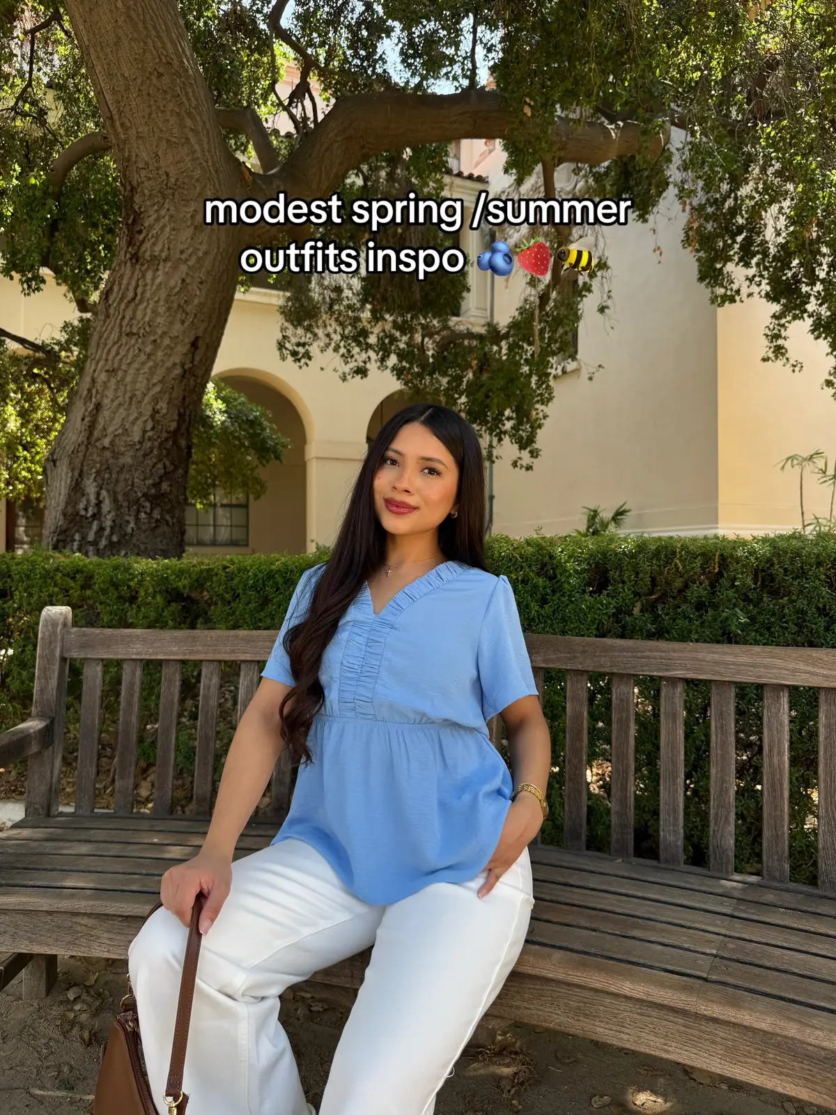 #shortoveralls #overallsoutfits #summeroutfitinspo #ootdinspo #modestsummeroutfits #foryoupage 