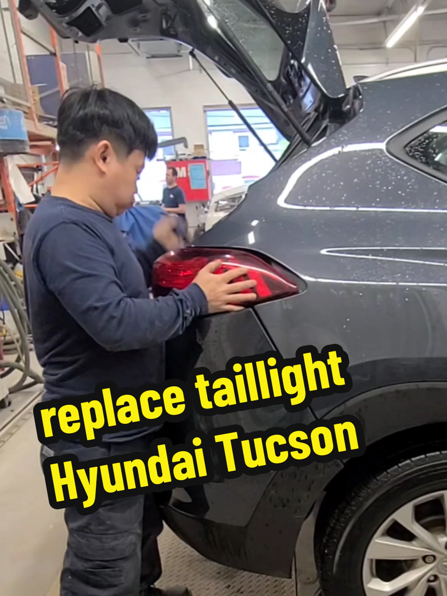 How to replace Taillight  Hyundai Tucson,? Tanggalin Taillight Hyundai Tucson  #autorepair #panelbeater #tips #tutorial #ofw #tiktok #automobile #collisionrepair #carbodyrepair #autobodyrepair #car #autos #painting #viral_video 