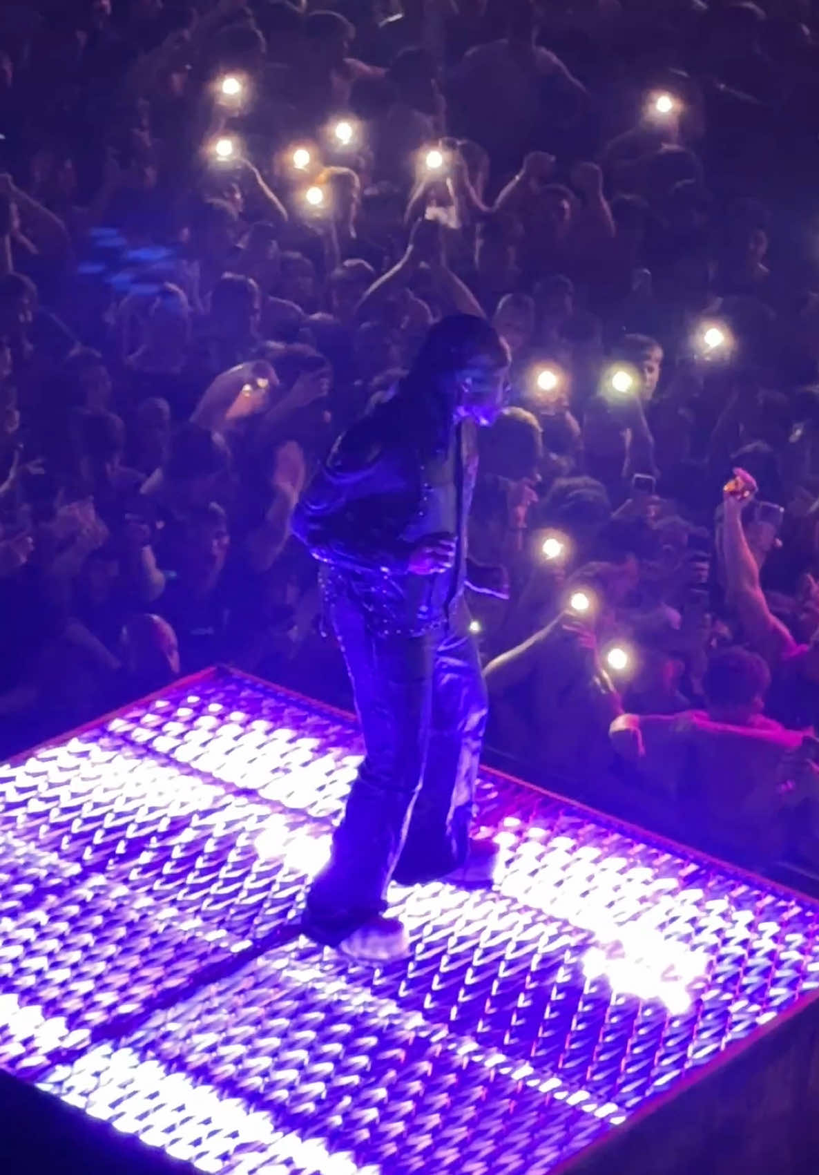🎤 Don Toliver - No Pole (Live in Dublin 🇮🇪🔥) 3Arena bu gece alev aldı! “No Pole” sahnede bambaşka 🔥 Sen de orada mıydın? Yorumlara yaz! 👇 #DonToliver #NoPole #PsychoTour #DonToliverLive #DonToliverDublin #3Arena #DublinConcert #LiveInDublin #ConcertTok #MusicTok #FYP #ForYou #ViralVideo #Dublin #Ireland  