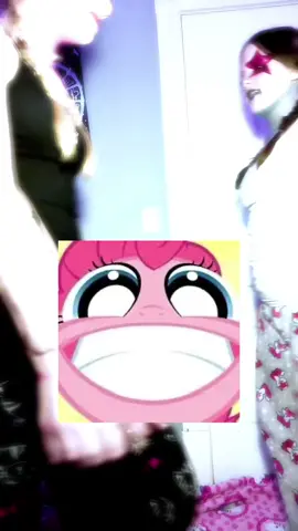 Don’t mind the pinkie pie<3