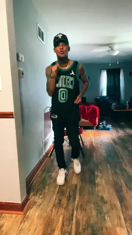Knees was movin 😂🤣🤣 #fypシ゚viral #tjtatteddd81 