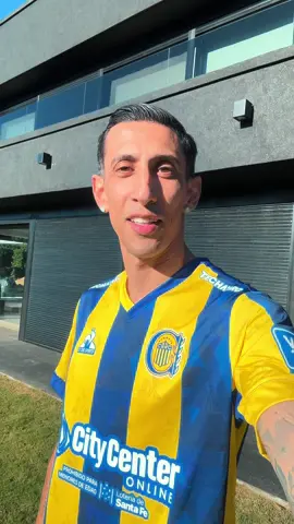 🗣️ “Estoy de vuelta acá cumpliendo el sueño que tanto quería” Ese sueño también era el nuestro, Fideo.  #BienvenidoÁngel 💙💛