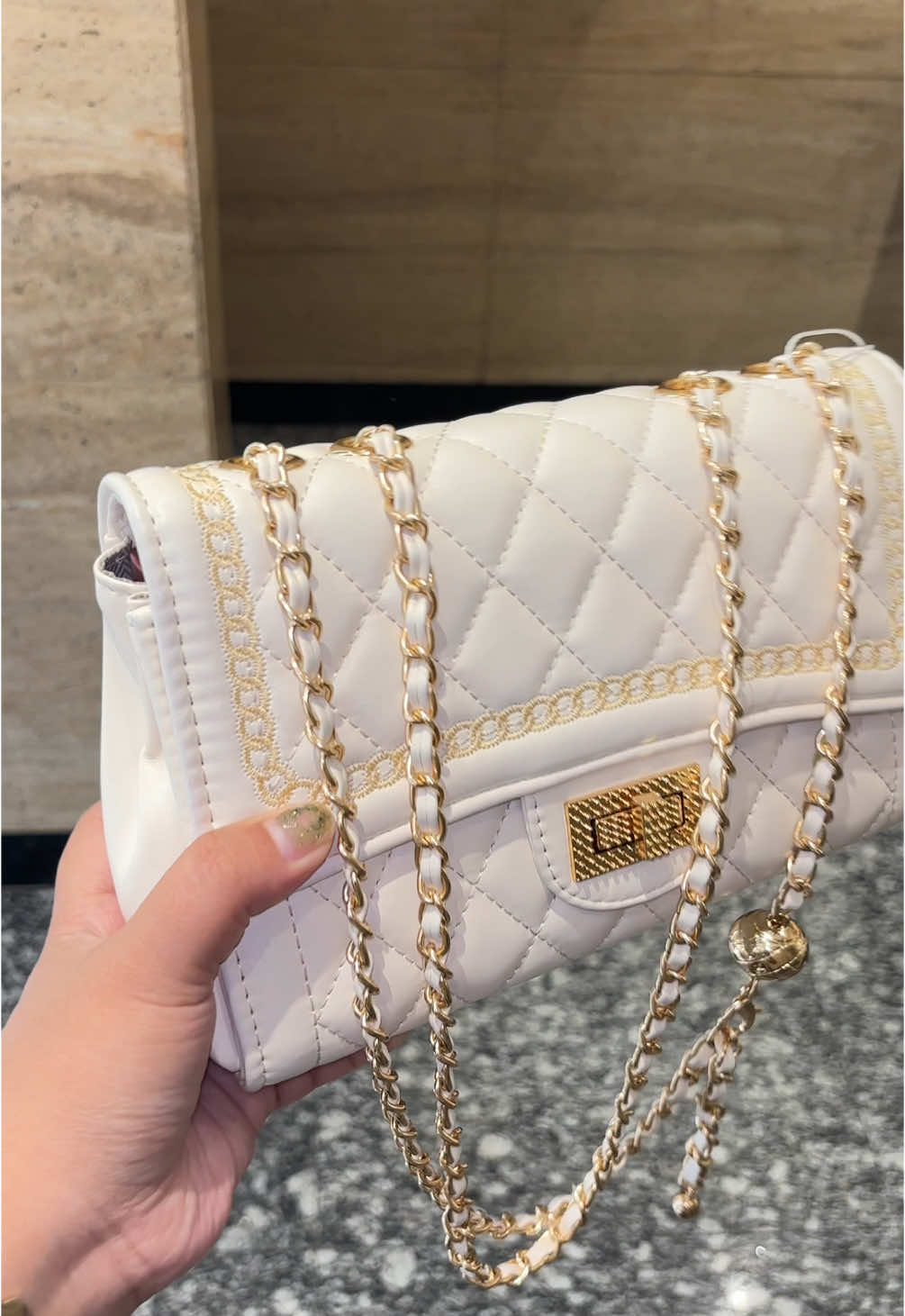 🤍 #tascantik #tasselempang #shoulderbag 