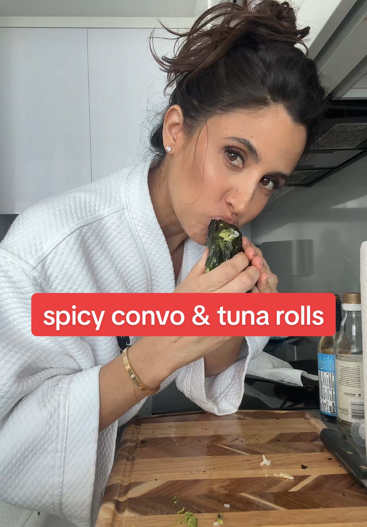 Is it: eat where you sh*t or sh*t where you eat? #spicy #spicytuna #mexicansushi 
