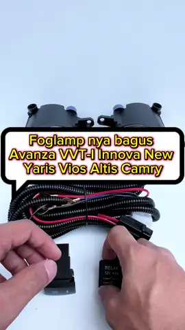 Tingkatkan pencahayaan dan keselamatan berkendara Anda dengan paket Foglamp + Kabel Set merek Valeo asli, khusus untuk Toyota Avanza, Yaris, dan Innova. Produk berkualitas OEM ini dirancang presisi untuk pasang plug and play, memberikan cahaya terang yang tahan lama dan tahan cuaca. Kompatibel untuk Mobil: Toyota Avanza Toyota Yaris Toyota Innova (Tahun & varian menyesuaikan, cek kecocokan sebelum beli) Isi Paket: 2 pcs foglamp depan kiri & kanan dan harga satuan sesuai dengan variasi  Kabel set lengkap (relay, saklar on/off, soket OEM) Spesifikasi: Merk: Valeo (OEM Quality) Bahan lensa: Kaca bening tahan panas Housing: Plastik ABS kuat dan tahan karat Jenis lampu: Halogen (tersedia opsi LED – opsional) Pemasangan: Plug and play, mudah dan cepat Keunggulan Produk: Merk terpercaya dengan kualitas pabrikan Cahaya fokus dan terang, meningkatkan visibilitas saat hujan dan kabut Tahan air, debu, dan suhu ekstrem Paket lengkap, siap pasang tanpa perlu beli kabel tambahan Fungsi Utama: Memaksimalkan penerangan saat kondisi cuaca buruk Menambah estetika dan keamanan mobil Anda