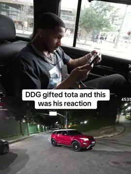 ddg gifted tota and this was his reaction 🫶🏽 #ddg #tota #funny #twitchclips #viral #trending #fyp #twitch #brazil #xyzbca 