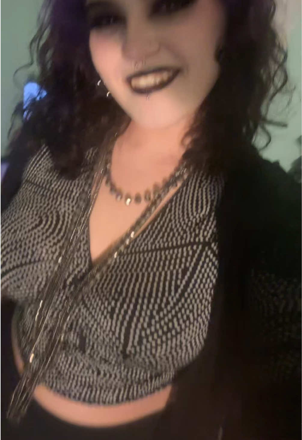 I need more goth/alt moots 🥀