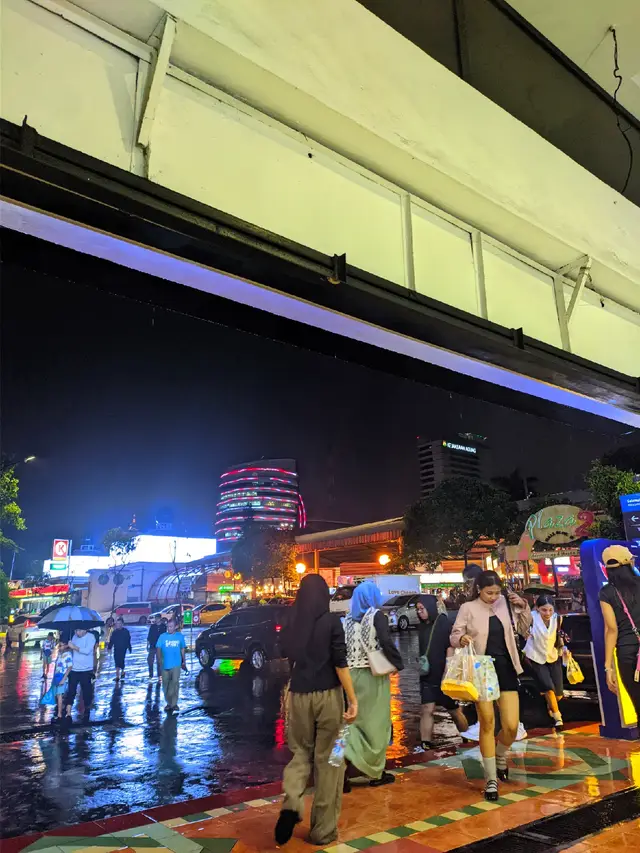 wajib kalo ke blok M #beranda #fyp #jaksel #blokm #satetaichan #slidephoto #placetogo 