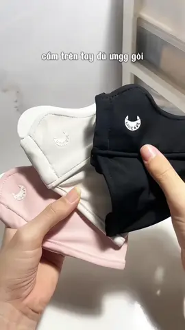 Chất vải lụa mát lại còn chống được tia UV~ Đang được trợ giá mn chốt lẹ nha #khautrang #unicare #khautranguv #khautrangvai #fyp 