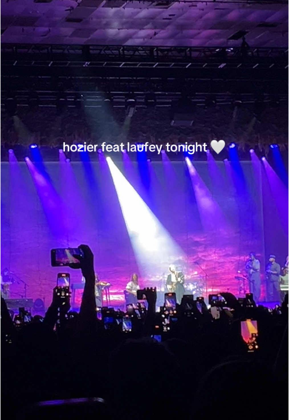 i can’t believe i saw this w my own eyes 🥹 #hozier #hoziertok #hoziertiktok #hozierbrasil #laufey 