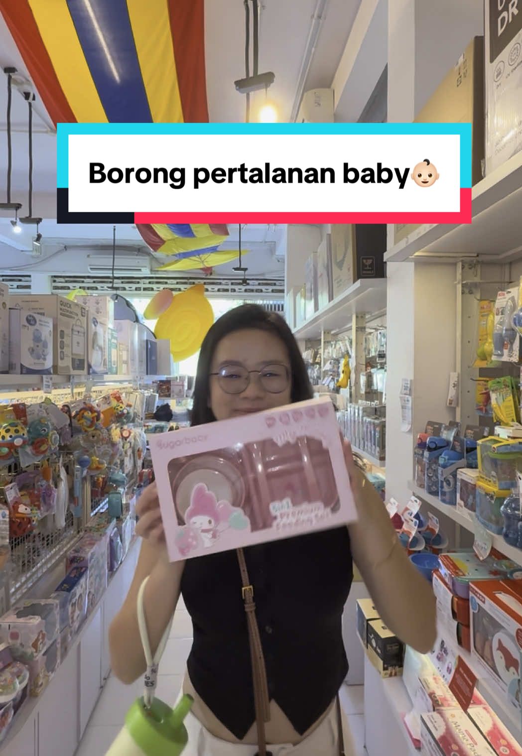Replying to @12_sagita4ius temani aku & kingkong beli peralatan baby!👶🏻🍼❤️
