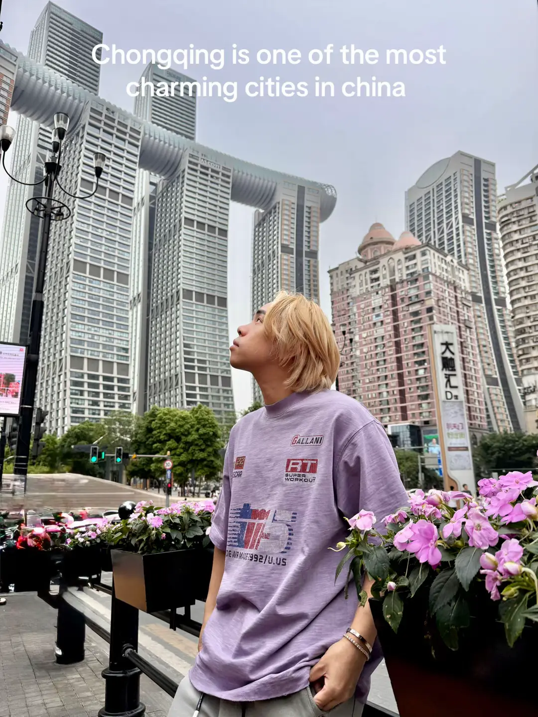 Visited Chong Qing, the famous cyber city. Didn’t have much expectations of this trip but I knew it was special the moment I arrived. Not only was the city beautiful but the people were extremely friendly and welcoming. Also, hot pot everywhere! #china #chongqing 