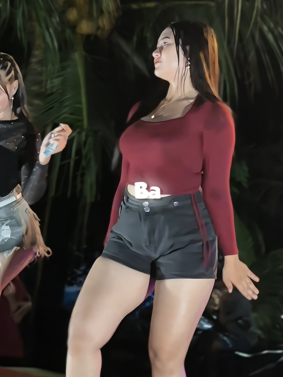 Si Gemoy aw aw aw🤭 @novitalestari1222  #horeggank #fyp #soundhoreg #dancersoundsystem #promomakangajian #4upage #dancer 