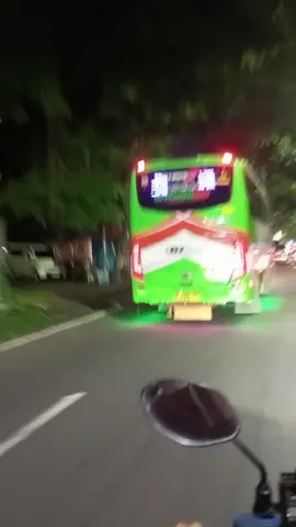 yuk Masih ready bus pariwisata.y seat 31  call me via dm.. harga bersahabat ... #Po_hztransjakarta01  #Official_family_Novemberman 