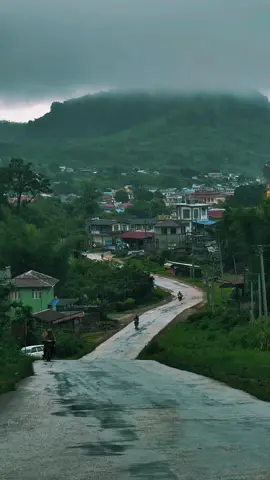 တောင်ကြီး မဟုတ် ပင်လောင်း🫶🏻😁 ခုလို မိုးရာသီမှာ ခရီးထွက်ချင်တယ်🥹 #ရှမ်းပြည်တောင်ပိုင်း #ပင်လောင်းမြို့ #မိုးရာသီ #tiktok #capcut #foryou #Love #memory #video #view #flypシ 