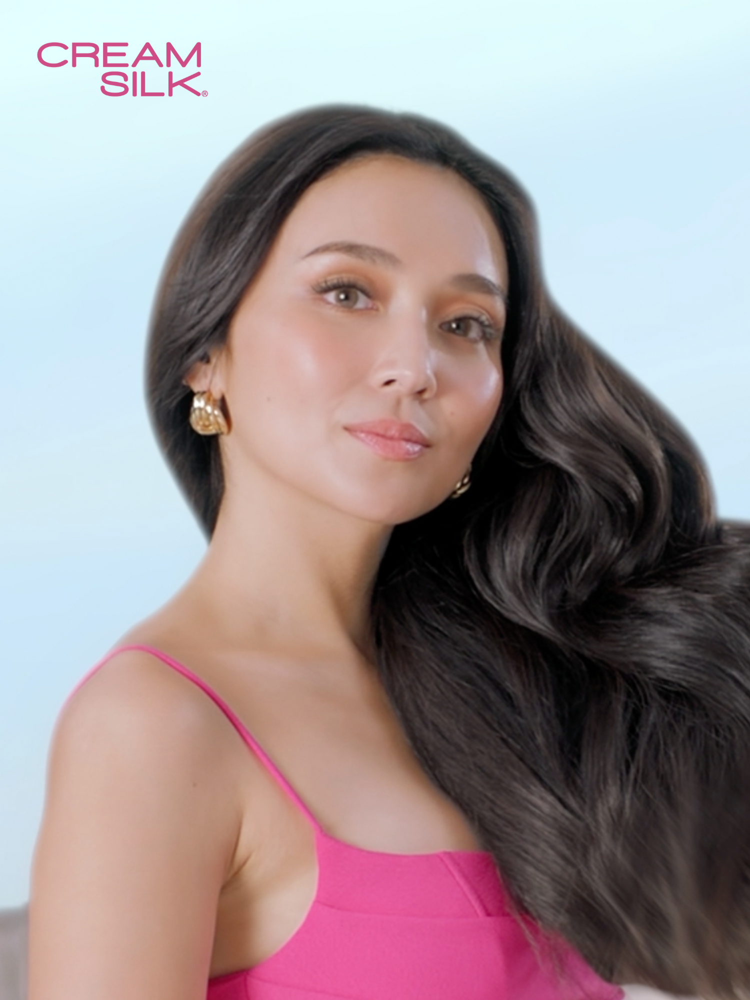 For @bernardokath, there isn't just one crown—everyone has the power to be a queen. 👑 Watch the full film in our @creamsilkph page 🎥🩷 #CreamSilkPH #CreamSilkQueens #BehindTheScenes #KathrynBernardo #KathDine