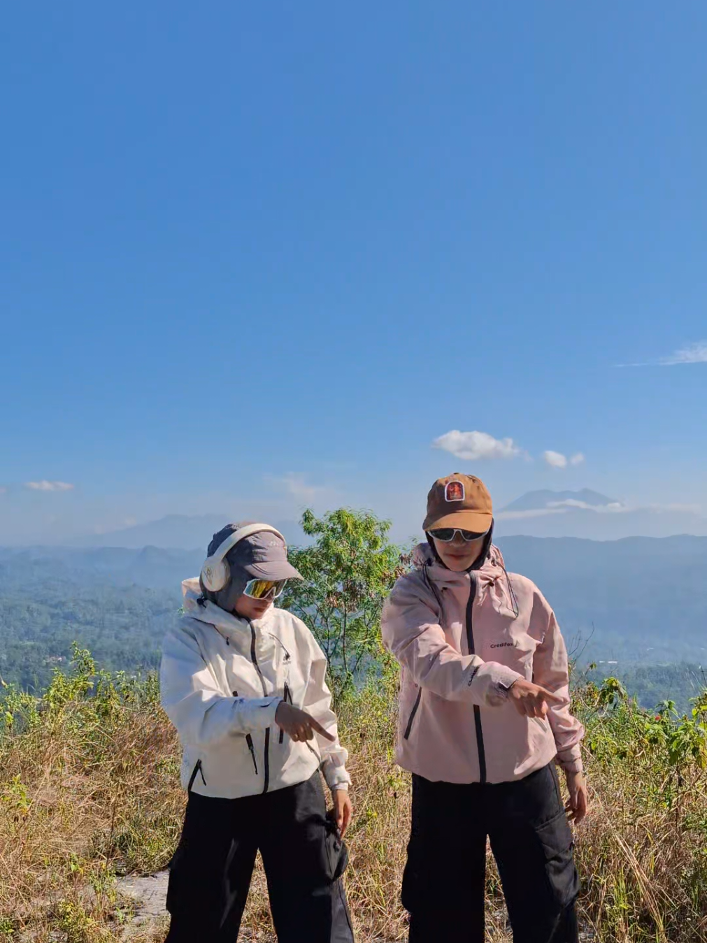 cukup satu teman aja, yg penting satu frekuensi😋 #pendaki #pendakigunung #pendakigunungindonesia #Hiking #gorpcore #pubg #pubgmobile #fyp #foryou #trending 