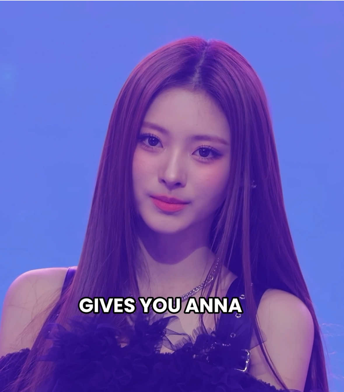 She’s literally a combination of both #fyp #tzuyu #yuna #anna #itzy #twice #meovv she has that jyp visuals #annameovv 