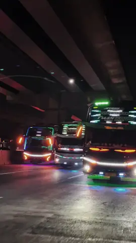#CapCut #storybus #sadvibes #msmasyrof #storywa #busmaniaindonesia #busmaniacommunity 🎥@Tuanmuda_Newstyle051 @casper 050 @official.princessramisya  🎥@novicemeganathan @velkyyss  @putraagashi 