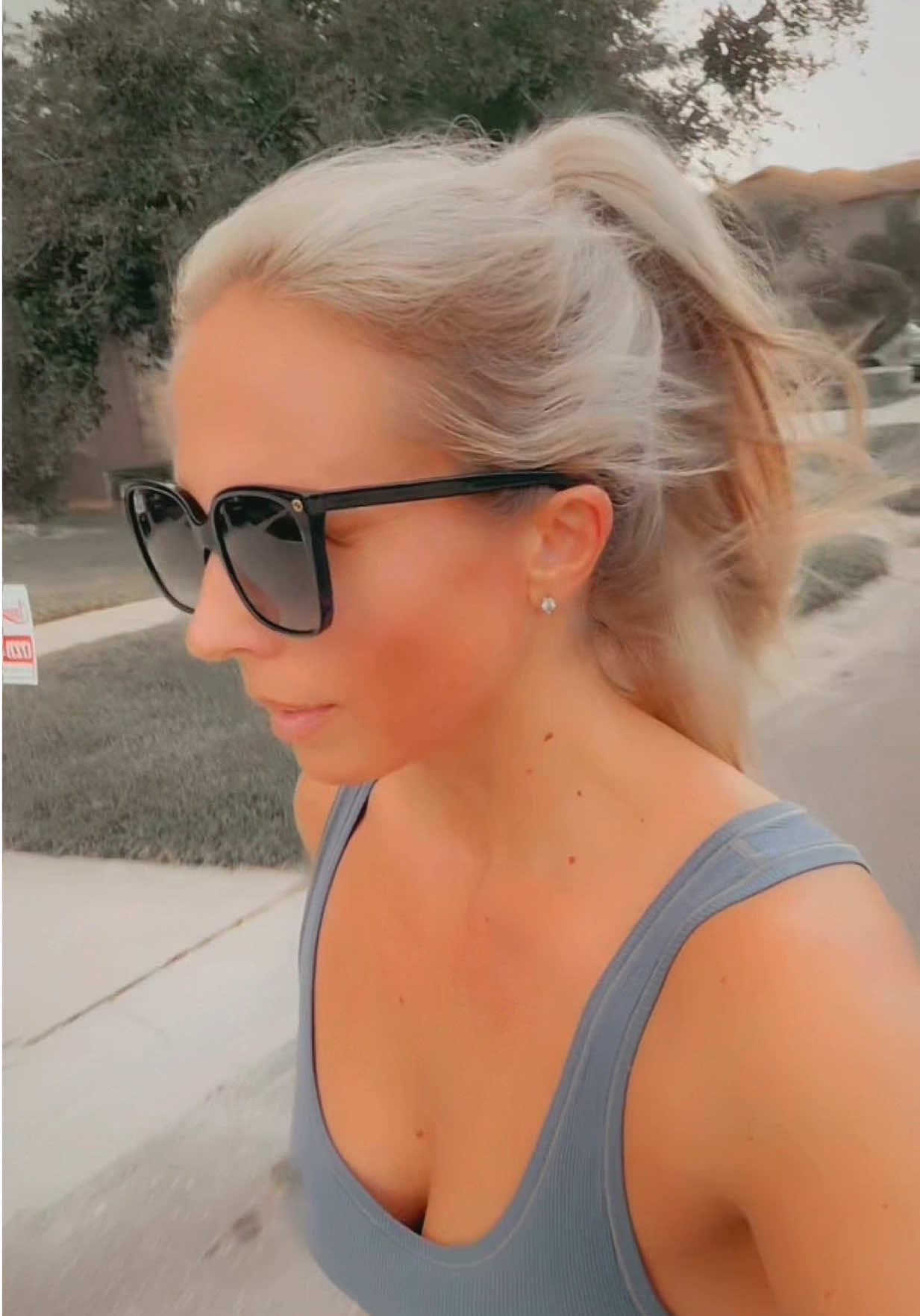 Leaving it all behind me ✌🏼 #Love #bekind #behappy #positivity #grow #glowing #blonde #Fitness #movement #fit #viral #fyp 