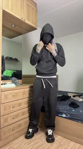 คุกกี้เสี่ยงทายด้วยฮู้ดดำ🥷🏻#เสื้อผ้าแฟชั่น #เสื้อสเวตเตอร์ #เสื้อสเวตเตอร์แขนยาว #เสื้อสเวตเตอร์มีฮู้ด 