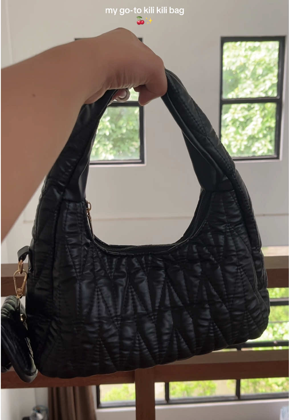 Love this kili kili bag ✨ Can’t believe na 100+ lang ‘to 🖤 #kilikilibag #minibag #bagforwomen 