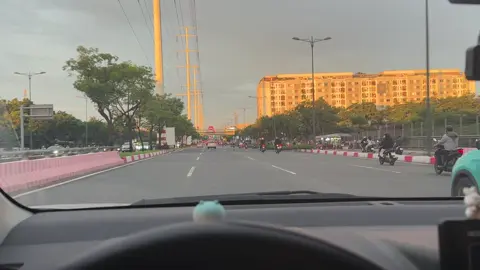 Mưa cả buổi chiều, được vài phút nắng trên đường về quay được #drive #laixevuive #chill #laixe #sunset #xh 
