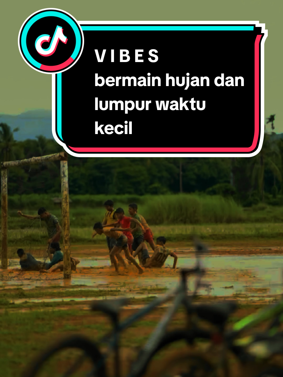 Pernah Sebahagia Itu.. Hujan Jadi Kawan, Bola Jadi Dunia, Lumpur Jadi Arena, Dan Hati Belum Kenal Luka..😌 #vibes #nature #keindahanalam #suasanaalam #pemandangan #pemandanganalam #pemandanganindah #pemandanganalamygindah #suasanapedesaan #suasanadikampung #suasanakampung #kampunghalaman #kampunghalamantercinta #kampunghalamanku #pedesaan #nostalgia #nostalgia90an #nostalgia90 #jamandulu #tempodulu #masakecil #masakecilku #masakecilbahagia #tenvibestory 
